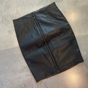 All Saints coated black denim skirt with zipper. Fitted, has a shine 🔥 Size 6